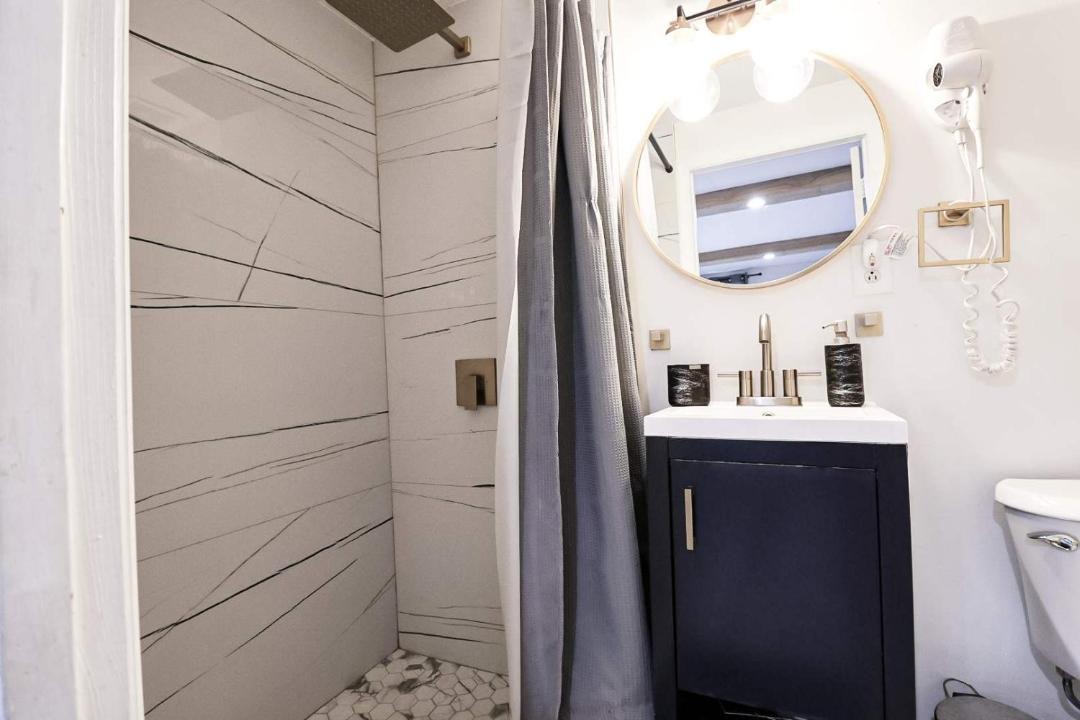 Photo of Bathroom in Buena Ventura Lakes