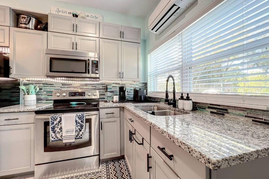 Photo of Kitchen in Dover Shores West