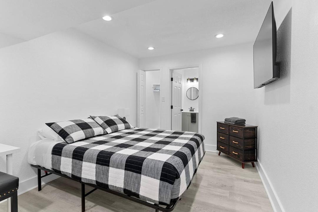 Photo of Bedroom in Lake Eola Heights