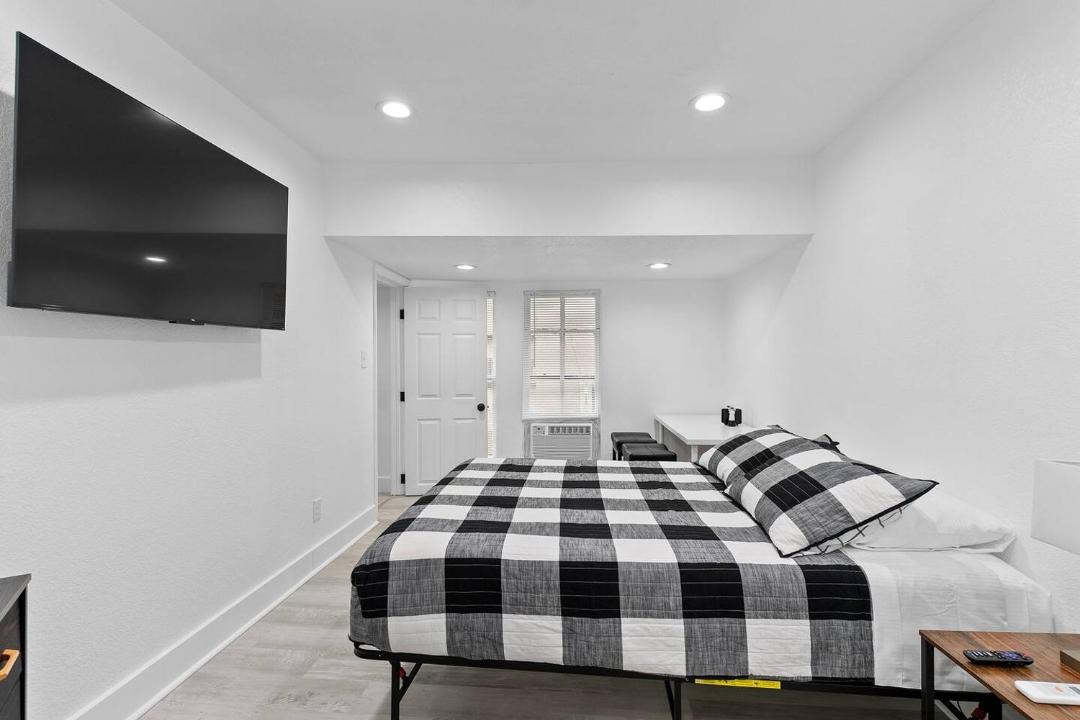 Photo of Bedroom in Lake Eola Heights