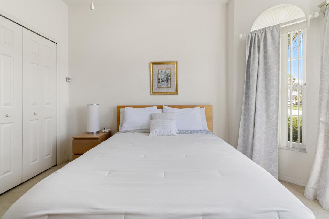 Photo of Bedroom in Crescent Lakes