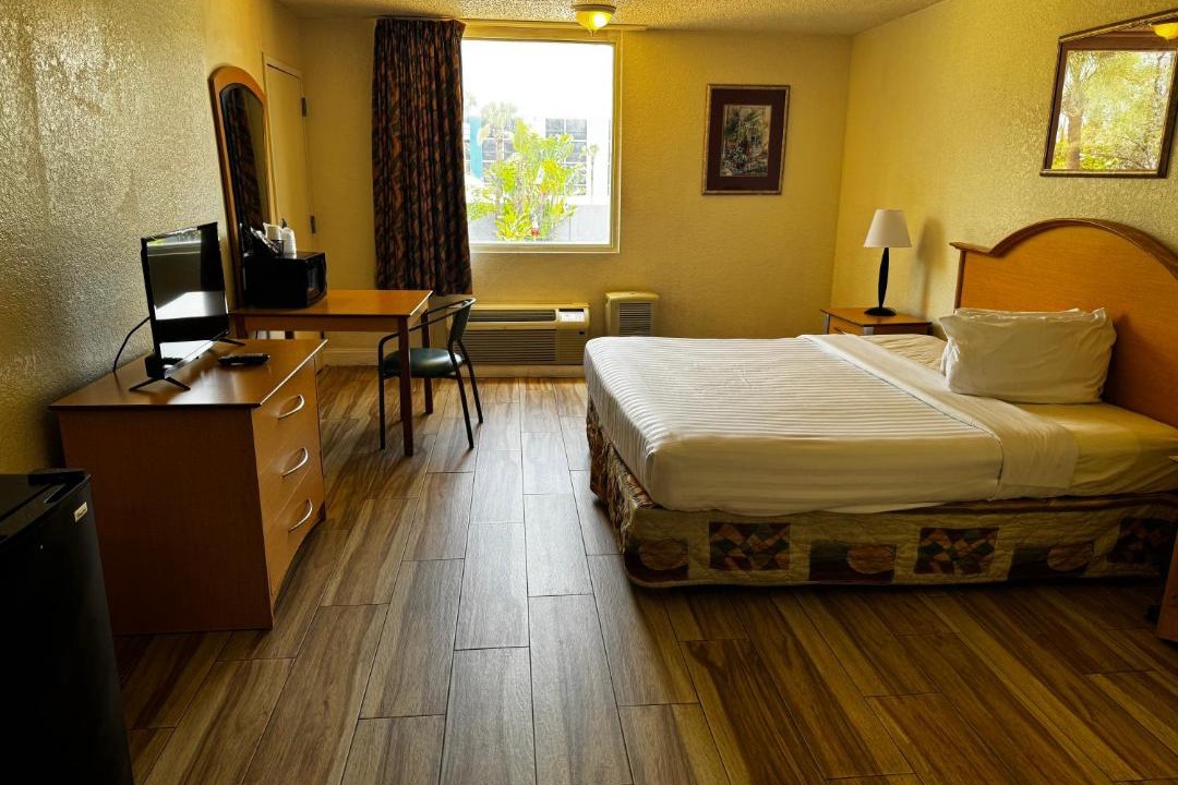 Photo of Bedroom in Florida Center