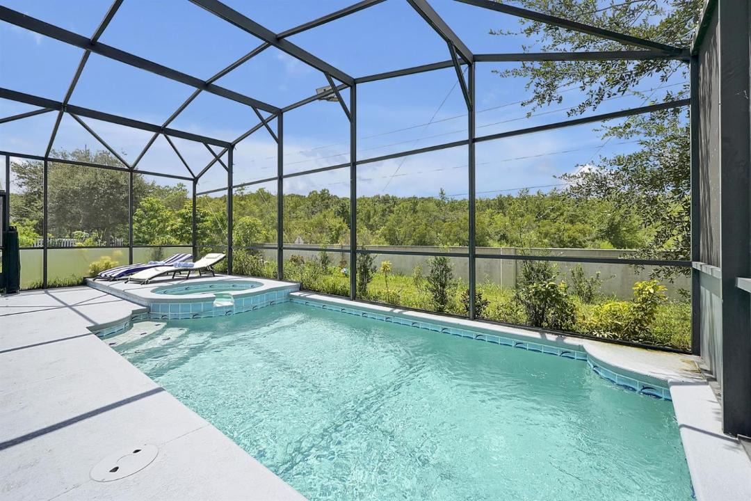 Photo of Patio Balcony in Trafalgar Village