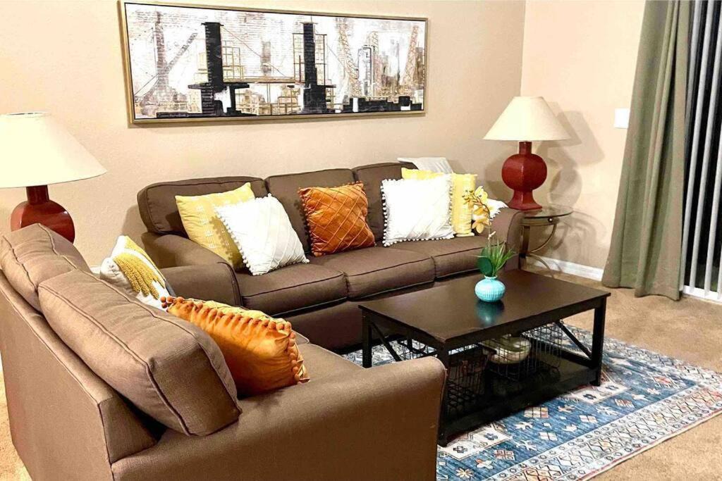 Photo of Livingroom in Bahama Bay