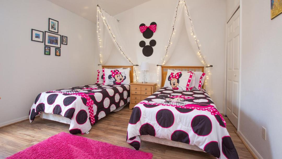 Photo of Others in Orange Tree