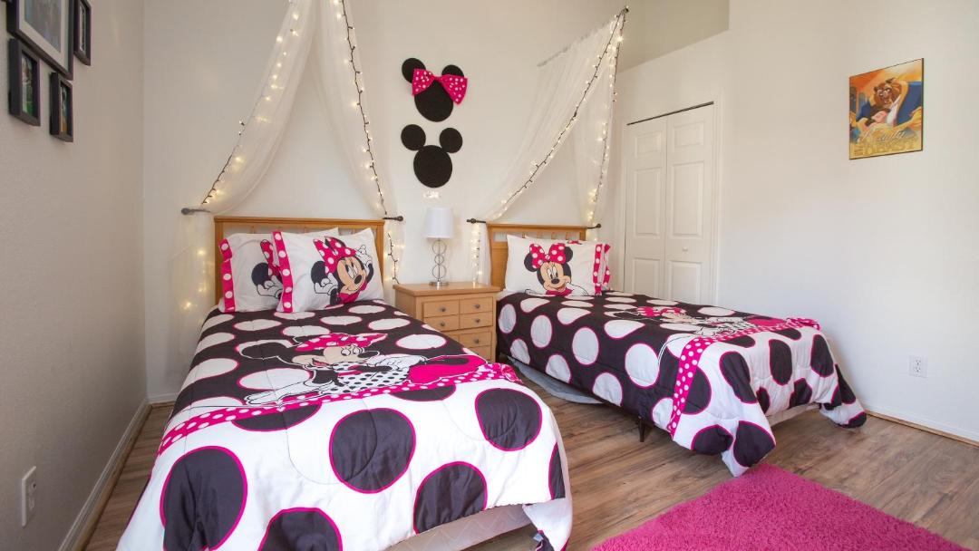 Photo of Others in Orange Tree