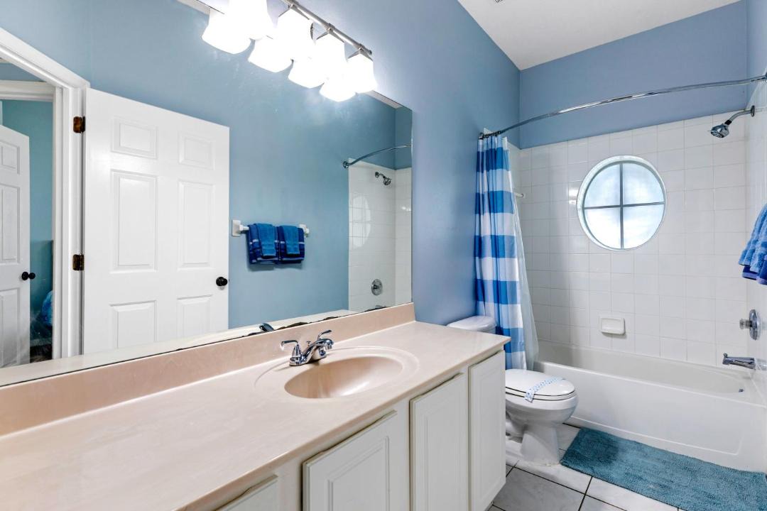 Photo of Bathroom in Crescent Lakes