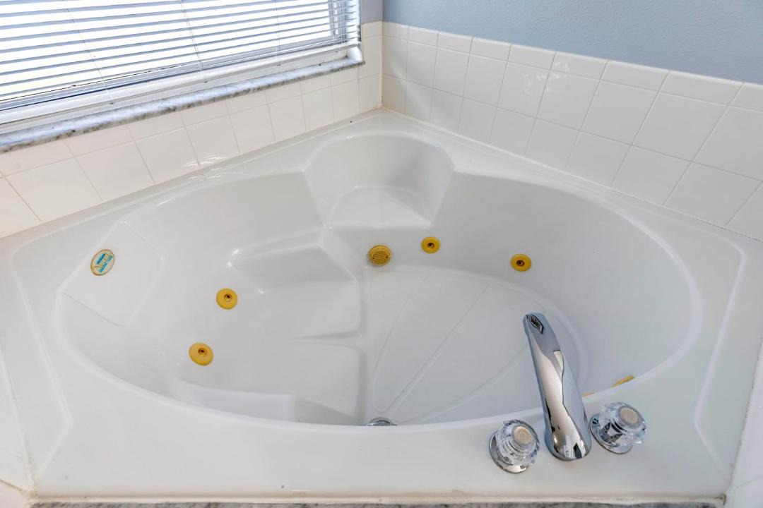 Photo of Bathroom in Crescent Lakes