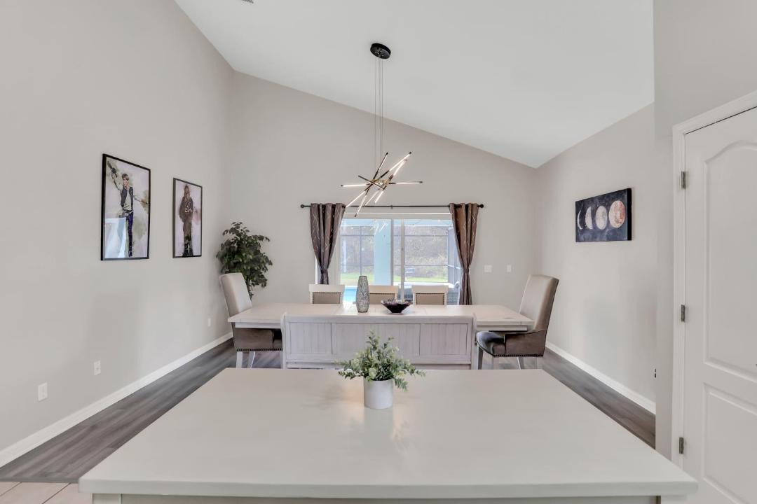 Photo of Livingroom in Sandy Ridge