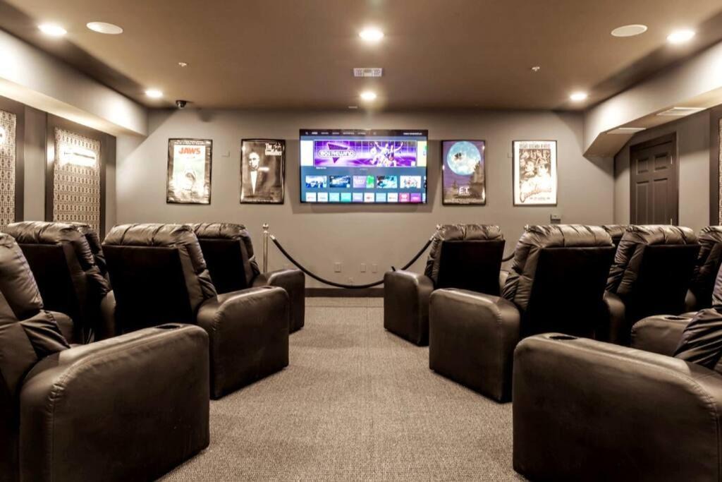 Photo of Livingroom in Millenia