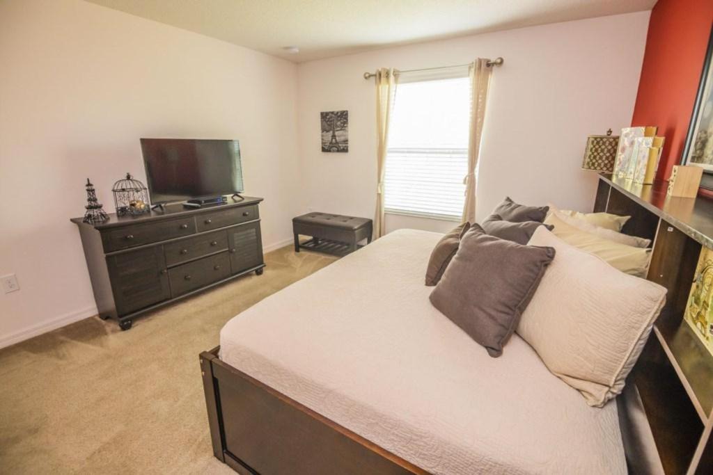 Photo of Bedroom in Loughman