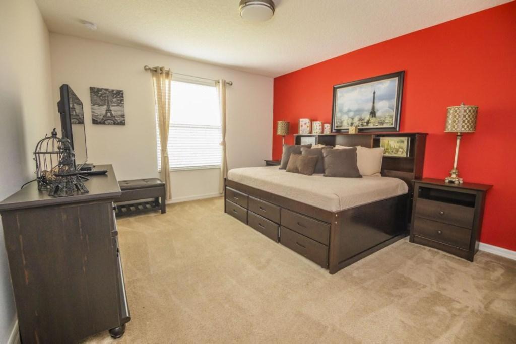 Photo of Livingroom in Loughman