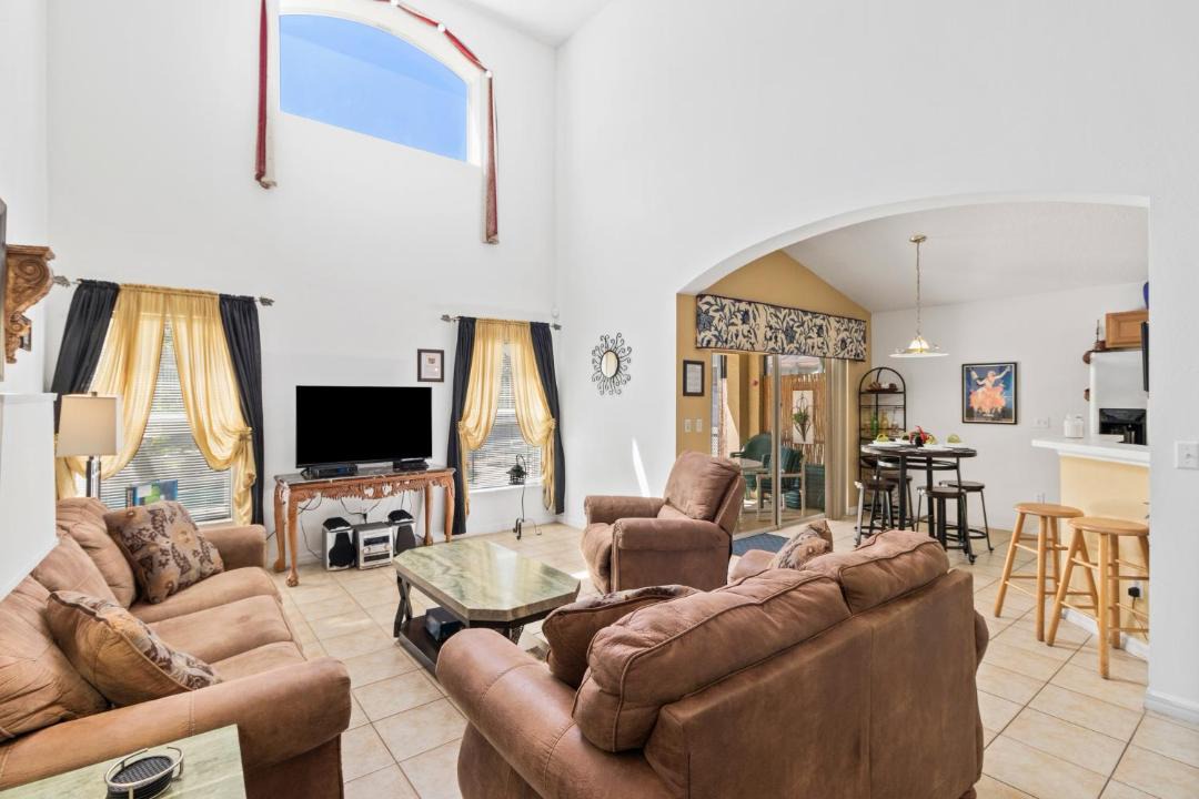 Photo of Livingroom in Seasons