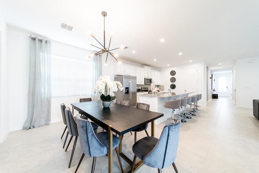 Photo of Livingroom in Four Corners