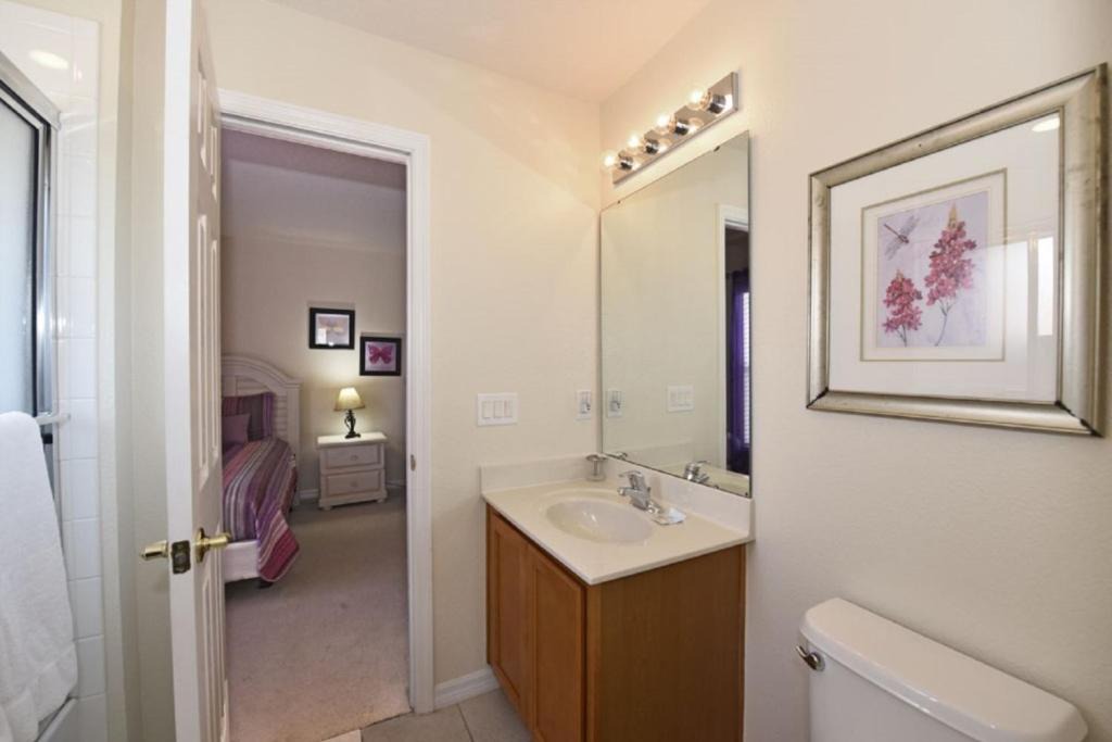 Photo of Bathroom in Watersong