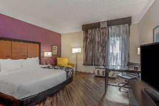 Photo of Bedroom in Airport North