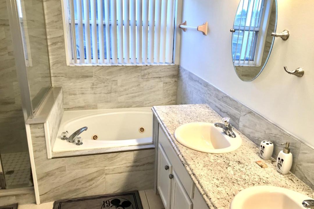 Photo of Bathroom in Esprit