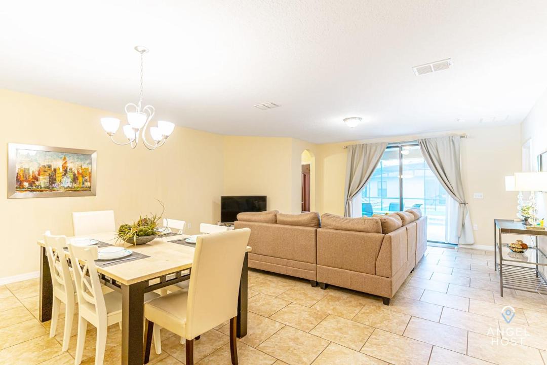 Photo of Livingroom in Cypress Pointe