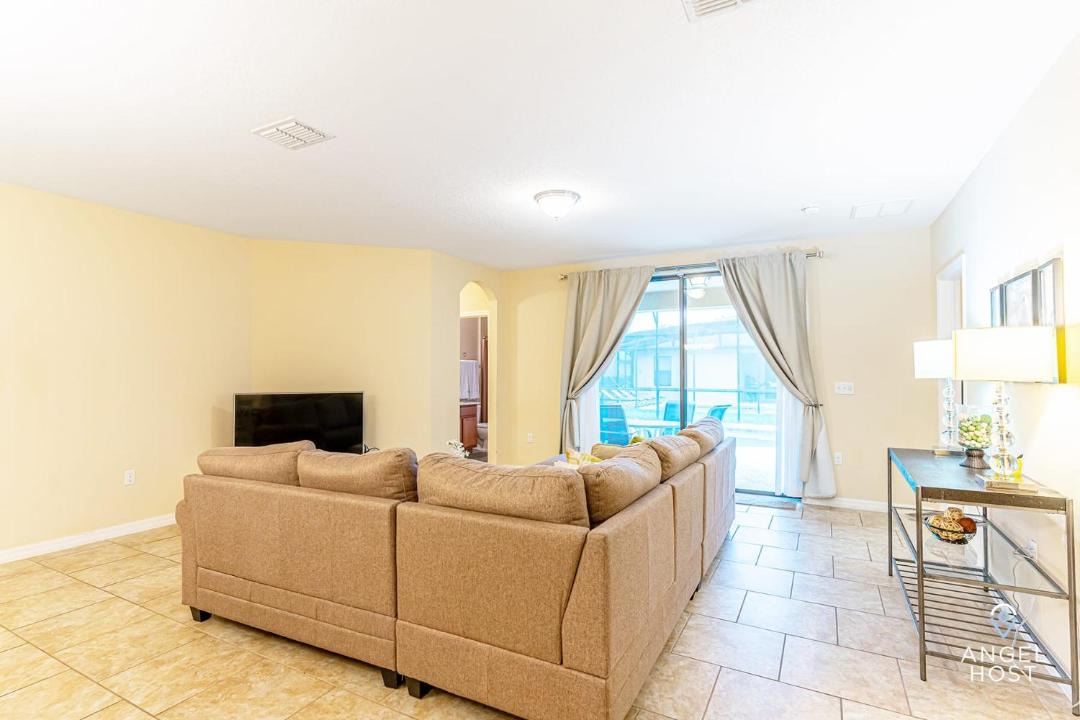 Photo of Livingroom in Cypress Pointe