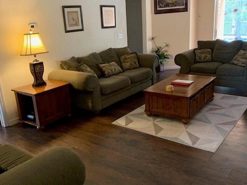 Photo of Livingroom in Sandy Ridge