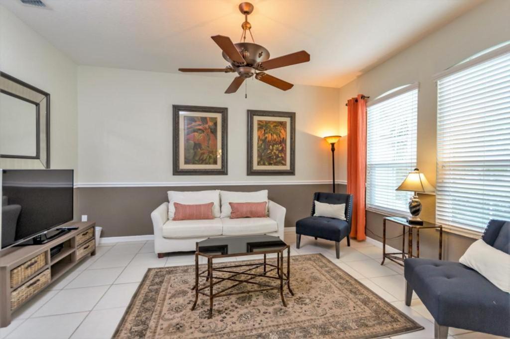 Photo of Livingroom in Highlands Reserve