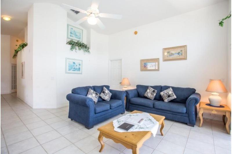 Photo of Livingroom in Pinewood Country Estates