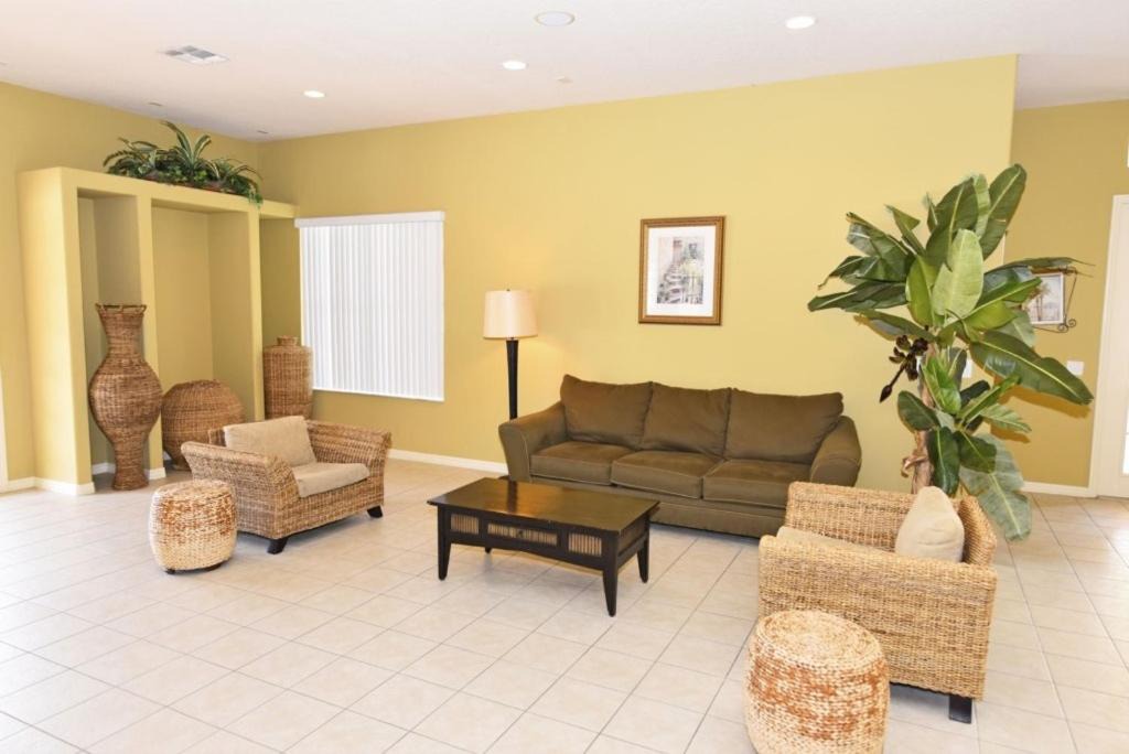Photo of Livingroom in Buena Ventura Lakes