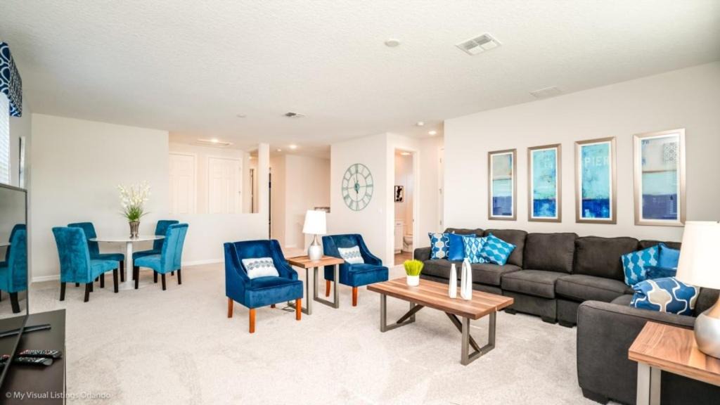 Photo of Livingroom in Buena Ventura Lakes