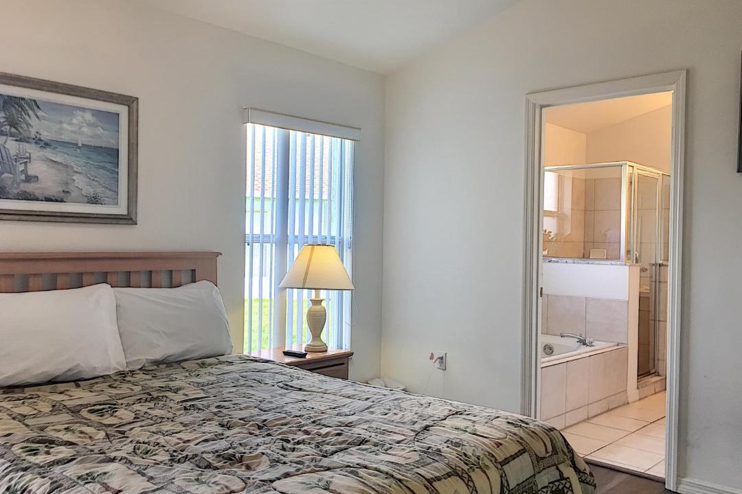 Photo of Bedroom in Tivoli Manor