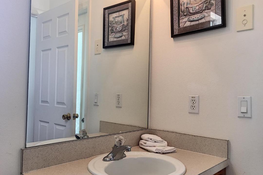 Photo of Bathroom in Tivoli Manor