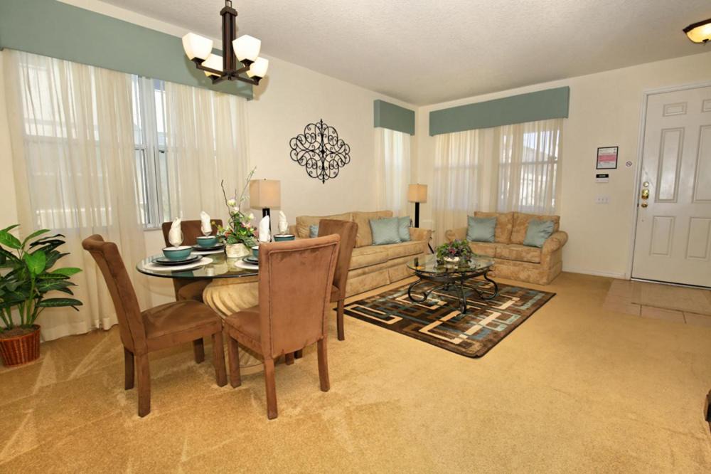 Photo of Livingroom in Windwood Bay