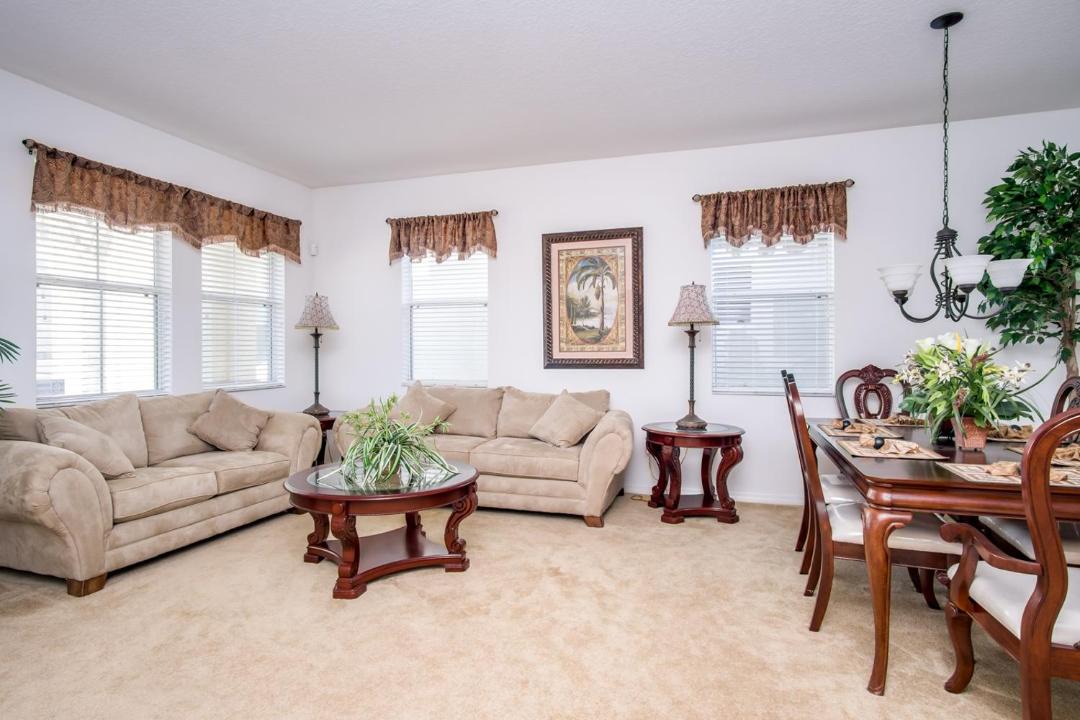 Photo of Livingroom in Windwood Bay