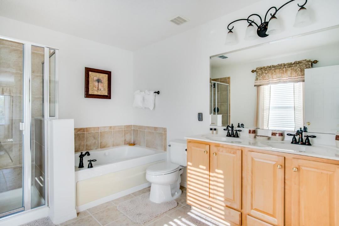 Photo of Livingroom in Windwood Bay