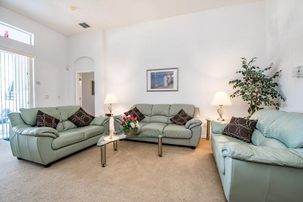 Photo of Livingroom in Highlands Reserve
