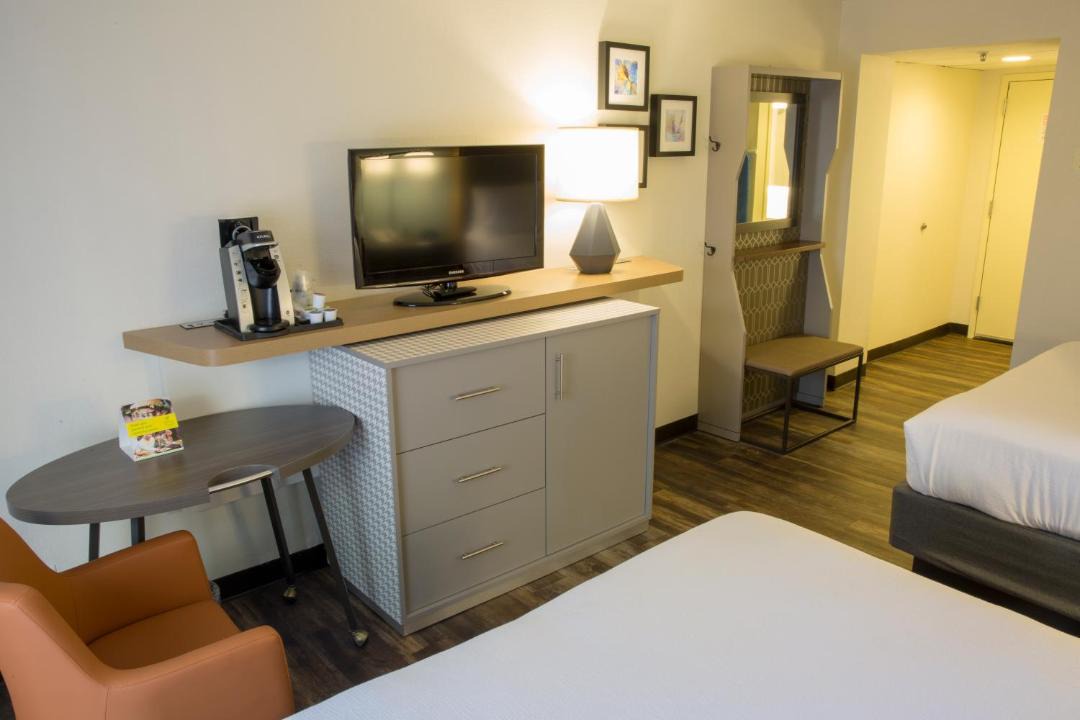 Photo of Bedroom in Airport North