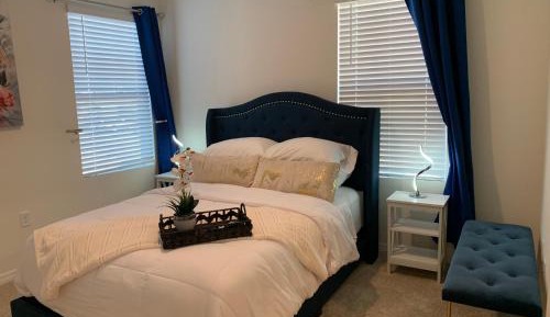Deluxe Queen Suite