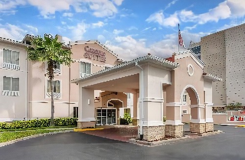 North Orange Hotel | Comfort Suites Downtown