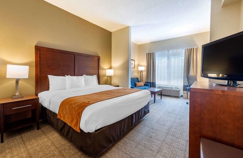 North Orange Hotel | Comfort Suites Downtown