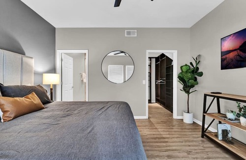 Colonialtown South House | Chic 2BR Escape: Prime Locale & Stylish Amenities