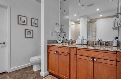 South Eola Condo | 2/2 PENTHOUSE DOWNTOWN with large Billiard room