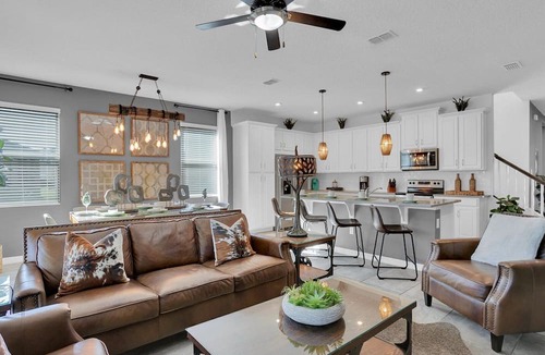 Kissimmee Apartment | 5 Bedroom Townhome 728759 by Houzlet