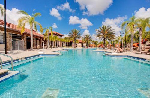 Loughman House | 4635 Terrasonesta Drive