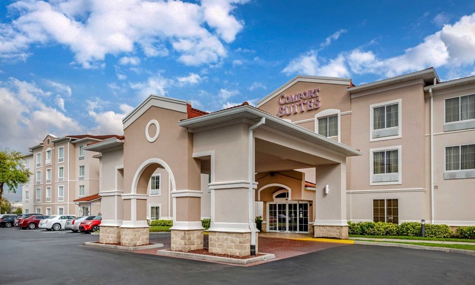 North Orange Hotel | Comfort Suites Downtown