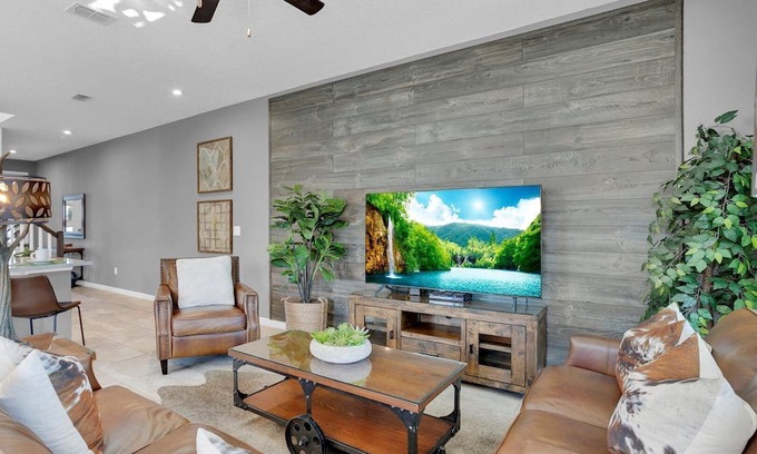 Kissimmee Apartment | 5 Bedroom Townhome 728759 by Houzlet